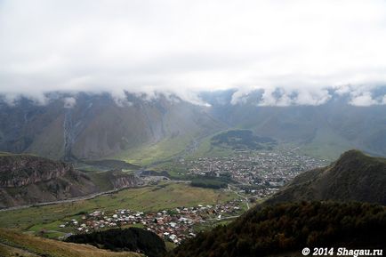 Stepantsminda Kazbegi vagy az elején az útvonal Georgia