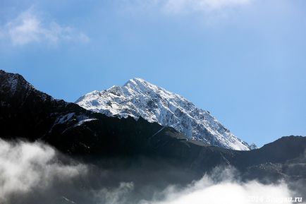 Stepantsminda sau Kazbegi începutul rutei pentru Georgia