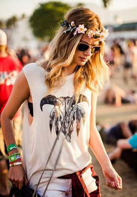 Stil de hippies în haine, selecție de garderobă, pantofi și accesorii