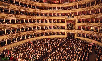 Opera „La Scala” Milánó feltűnő kívülről, belülről luxus