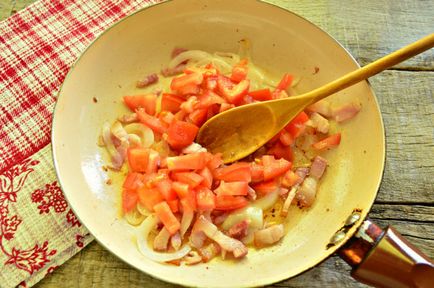 Sült burgonya szalonnával - mint pörkölt burgonya egy serpenyőben, egy lépésről lépésre recept fotók
