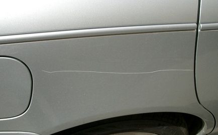 Видалення подряпин на кузові автомобіля без фарбування