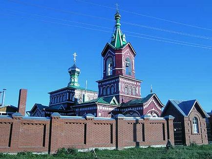 Udmurt, falu Perevoznoye, Szent Nagyboldogasszony kolostor közepén Oroszország - egy online magazin, akik