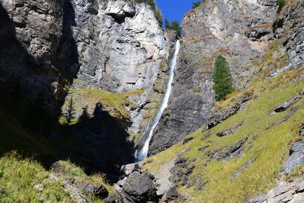 Cascade pe râul Shinok - este un mirage blând, salt dublu și girafă