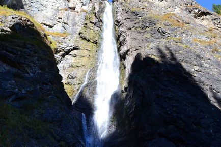 Cascade pe râul Shinok - este un mirage blând, salt dublu și girafă