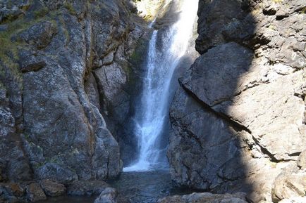 Cascade pe râul Shinok - este un mirage blând, salt dublu și girafă