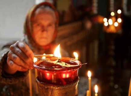 У церкві не можна запалювати свічку про чужу