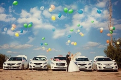 Închiriați un luxos BMW x6 pentru o nuntă - rezervați o mașină de închiriat cu decorațiuni în Voronej pe