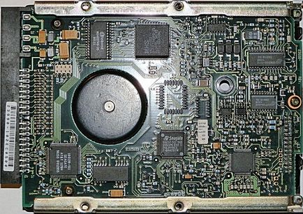 Masina de slefuire de pe un hard disk (emery)