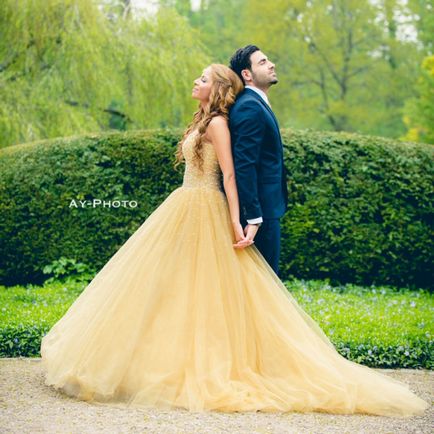 Rochia de aur a mirelui alege costumul original pentru nunta