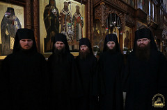 Pe 5 ianuarie, în munții sfinte, a fost realizată tonsura monahală, mănăstirea Sfântului Uspenski