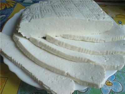 Brânză Adyghe, proprietăți utile