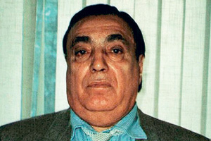Than bătrânul bunic, Hasan, a câștigat necrologuri pe canalele centrale de televiziune