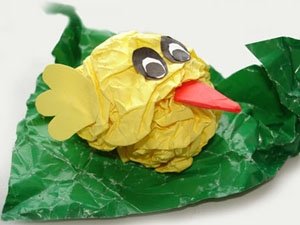 Csirke gyűrött papír 1 (papír) Csirke gyűrött papír 1
