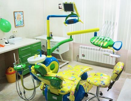 Copil dentist în centrul lodei