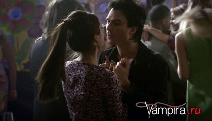 Damon és Elena a három év - Fotók - lásd a Vampire Diaries online magas színvonalú