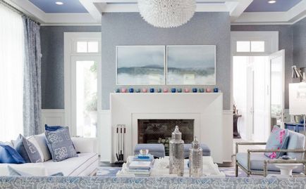Kék függöny a nappali belső