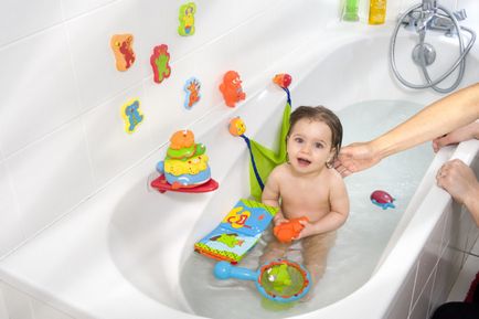 Іграшки для купання - маленькі, але дуже важливі речі для малюка