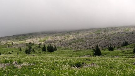 Iunie excursie la mare iremel, de-a lungul căilor de sud Ural