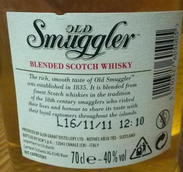 Hogyan lehet megkülönböztetni az eredeti whisky «régi csempész» (Old smaggler) hamisítás elleni