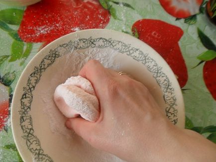 Cum sa decorati prajiturile de patiserie cu masticul de zahar - hostessul de piper