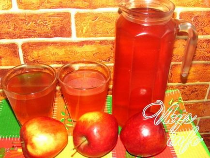 Compot de mere și viburnum
