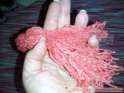 Roșu de fir (toy-motanka), o clasă de master cu propriile mâini (fir) Roșu de fir (toy-motanka), o clasă de master cu propriile mâini