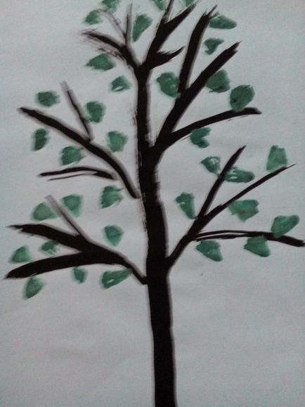 Maestru de clasă pe desenul netradițional de copaci
