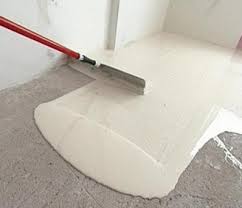Наливна підлога для ванної кімнати сучасна альтернатива керамічній плитці