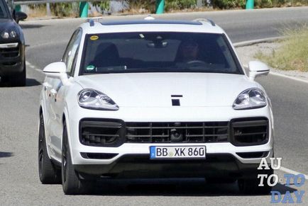 Noul crossover sport porsche cayenne a aprins fără camuflaj