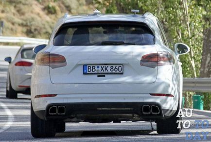 Noul crossover sport porsche cayenne a aprins fără camuflaj