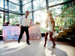 Постановка першого весільного танцю молодят