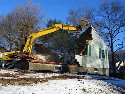 Casa este pentru demolare 