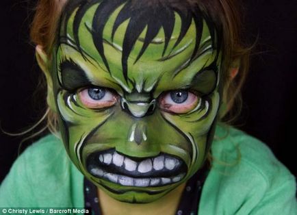 Лякаючий бодіарт на обличчях улюблених дітей - новини в фотографіях