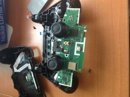 Dezbaterea și reparația lui DualShock 4 cu înlocuirea bastoanelor, pagina 12