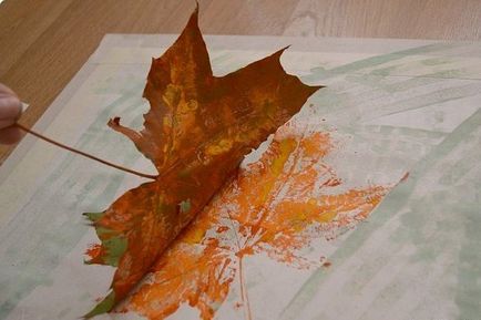 Малюнок на тему осінь в дитячий сад, для дітей 1-5 класів - олівцем і фарбами