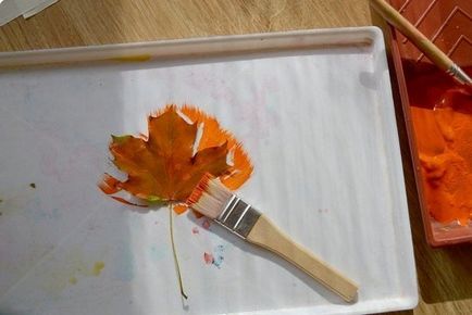 Rajz a témája az ősz az óvodában, a gyermekek fokozat 1-5 - ceruza és festékek