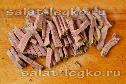 Salată - Provencal - cu carne de vită, rețetă cu piper, castravete marinate și proaspete