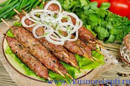 Juicy lyulya-kebab în cuptor din carne tocată de casă (carne tocată) Juicy lub-kebab în cuptor cu carne tocată