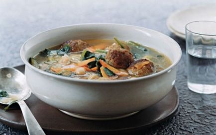 Супи з м'ясом в різних кухнях світу