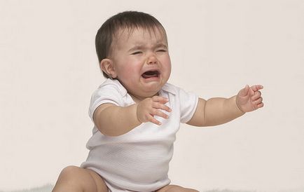 Plângerea bruscă a unui copil de 5 luni provoacă și recomandări