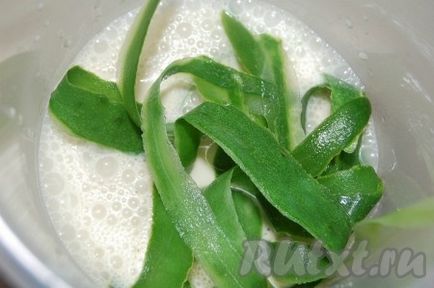 Холодний огірковий суп - готуємо покроково з фото
