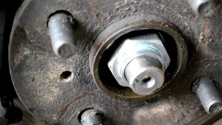 Helyettesítés kerékcsapágy Toyota Corolla 120 és 150 változhat, mint egy használt szerszám (Toyota) Helyettesítés Toyota Corolla kerékcsapágy 120 és 150, mint egy változás, használt eszközök
