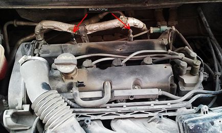 A légszűrő cseréje Ford Fiesta kezük (csere) A légszűrő cseréje Ford Fiesta kezük