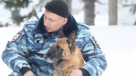 Faceți cunoștință cu celebrul câine hard de la Biysk și stăpânul său