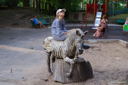 Gradina Zoologica a Rigului - istorie, obiective turistice si fotografii