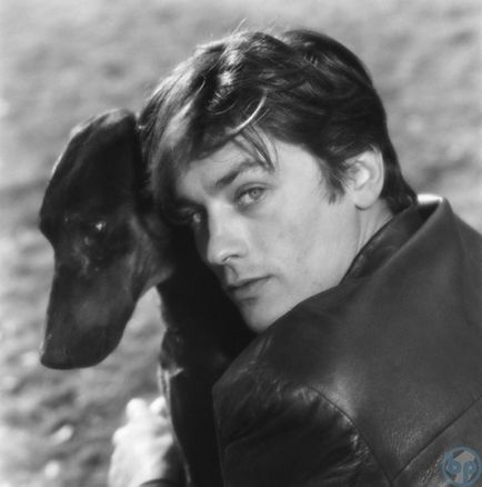 Alain Delon și cei 35 de câini ai săi