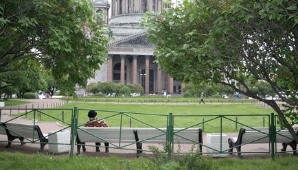 Ansamblul de piețe centrale, rute