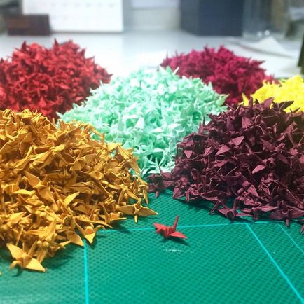 Bonsai, amelynek levelei - ezer origami figurák, kézzel készített