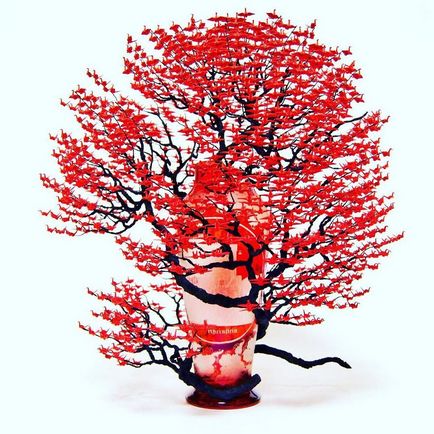 Bonsai, a cărui frunze sunt mii de figuri origami făcute de mână